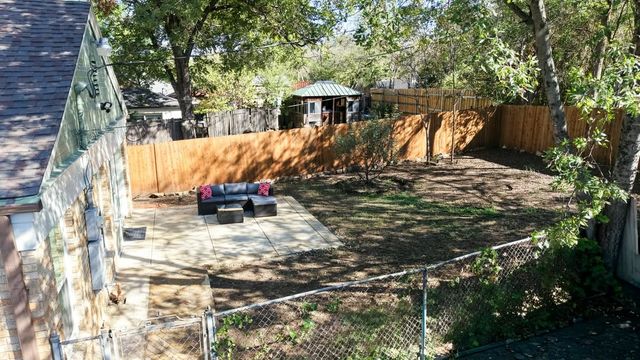 510 S Westmoreland Road, Dallas, TX 75211