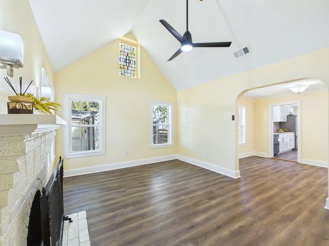 510 S Westmoreland Road, Dallas, TX 75211