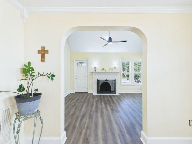 510 S Westmoreland Road, Dallas, TX 75211