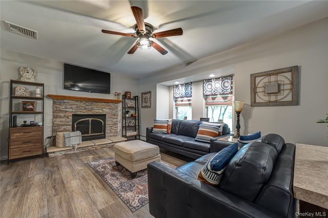 40 Golf Club Circle, Manorville, NY 11949