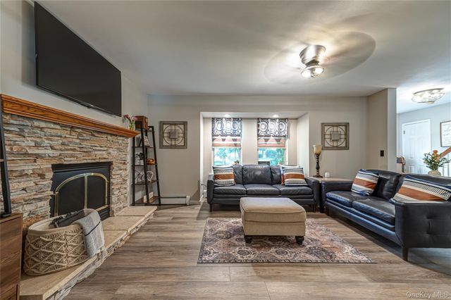 40 Golf Club Circle, Manorville, NY 11949