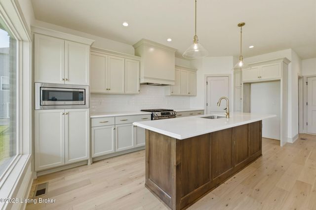 17319 Deer Crossing Trail, Louisville, KY 40023