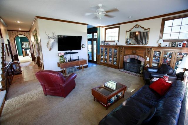 21515 S Prospect Avenue, Cleveland, MO 64734