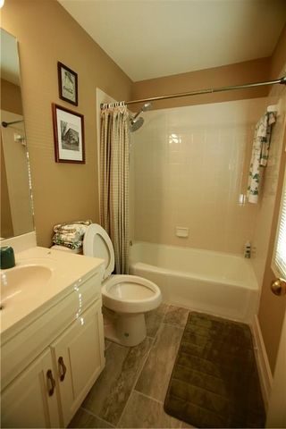 21515 S Prospect Avenue, Cleveland, MO 64734