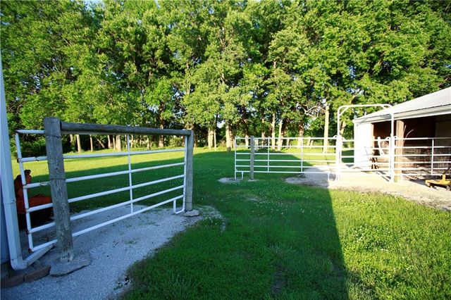 21515 S Prospect Avenue, Cleveland, MO 64734