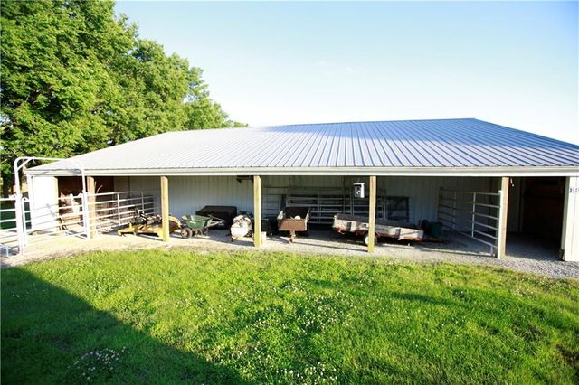 21515 S Prospect Avenue, Cleveland, MO 64734