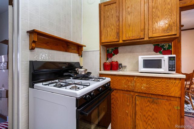 2332 8th Street, Wyandotte, MI 48192