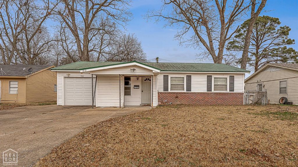 910 N Garden Drive N, Osceola, AR 72370
