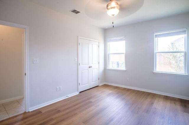 1174 Esplanade PKWY, San Marcos, TX 78666