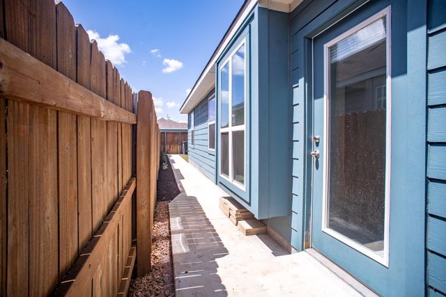 1174 Esplanade PKWY, San Marcos, TX 78666