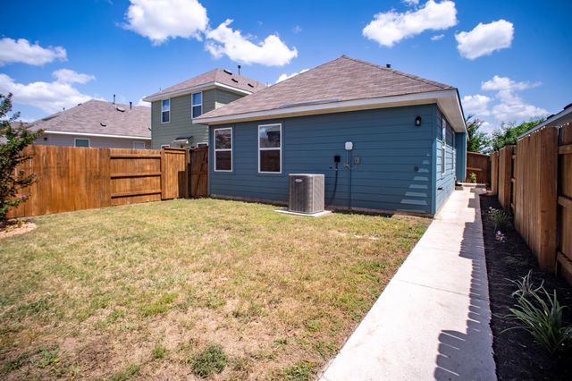 1174 Esplanade PKWY, San Marcos, TX 78666