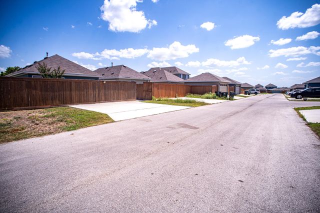 1174 Esplanade PKWY, San Marcos, TX 78666