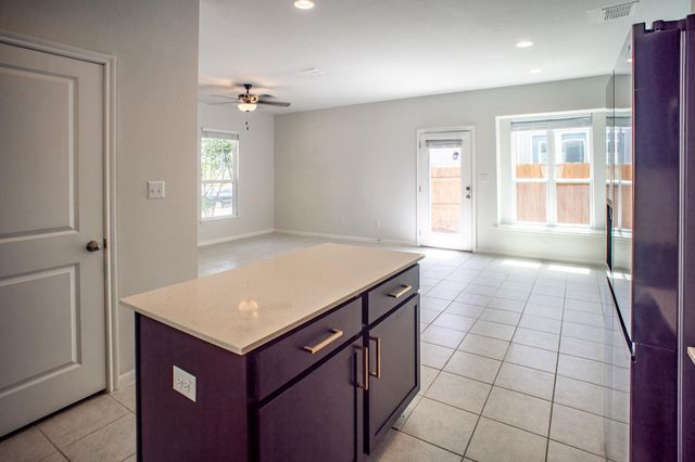 1174 Esplanade PKWY, San Marcos, TX 78666