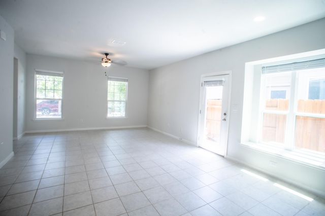 1174 Esplanade PKWY, San Marcos, TX 78666