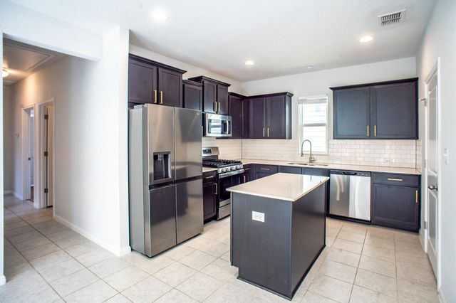 1174 Esplanade PKWY, San Marcos, TX 78666