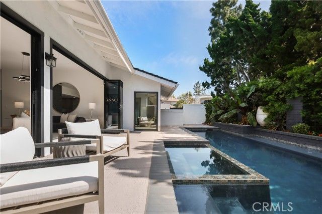 22 Rue Cannes, Newport Beach, CA 92660