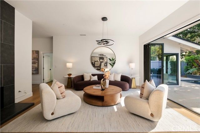 22 Rue Cannes, Newport Beach, CA 92660