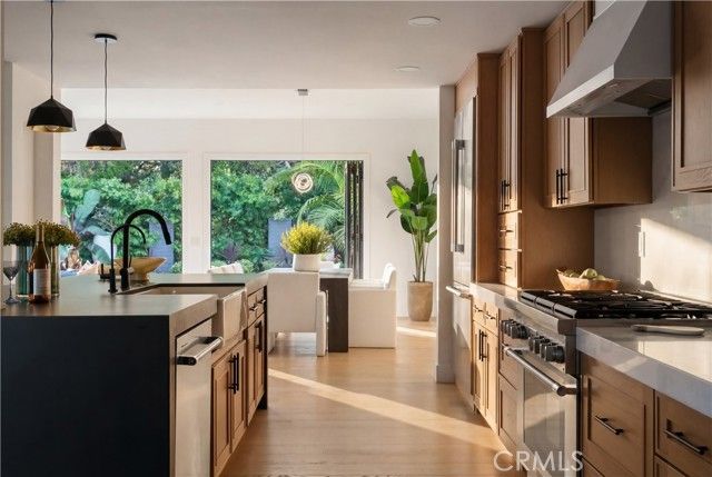 22 Rue Cannes, Newport Beach, CA 92660