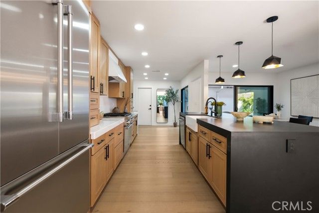 22 Rue Cannes, Newport Beach, CA 92660