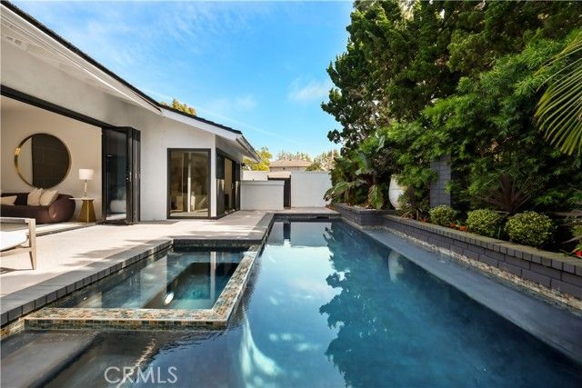 22 Rue Cannes, Newport Beach, CA 92660