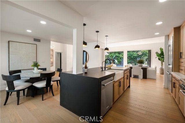 22 Rue Cannes, Newport Beach, CA 92660