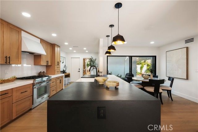 22 Rue Cannes, Newport Beach, CA 92660