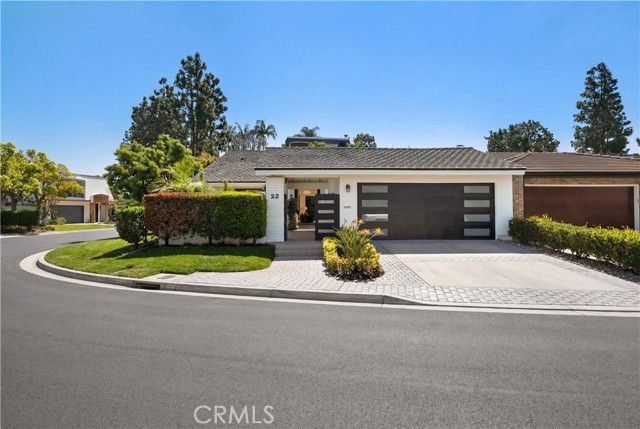 22 Rue Cannes, Newport Beach, CA 92660