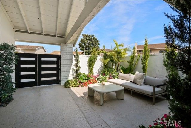 22 Rue Cannes, Newport Beach, CA 92660