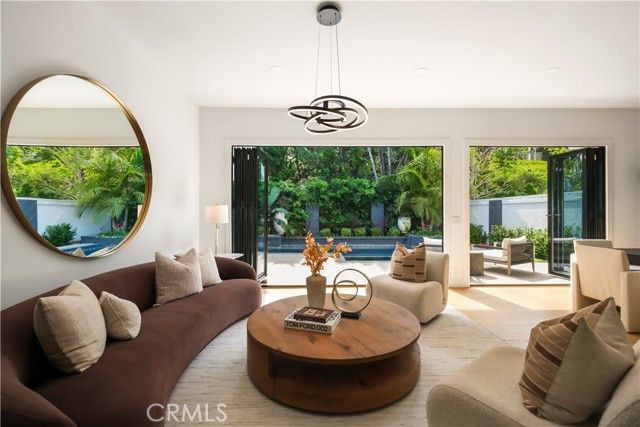 22 Rue Cannes, Newport Beach, CA 92660