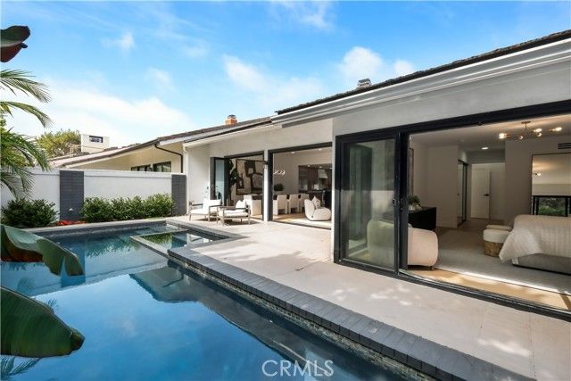 22 Rue Cannes, Newport Beach, CA 92660