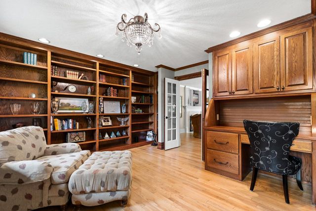 2890 Autumn Woods Drive, Chaska, MN 55318