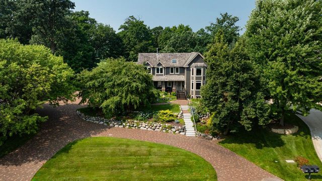 2890 Autumn Woods Drive, Chaska, MN 55318