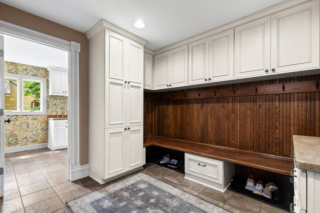 2890 Autumn Woods Drive, Chaska, MN 55318