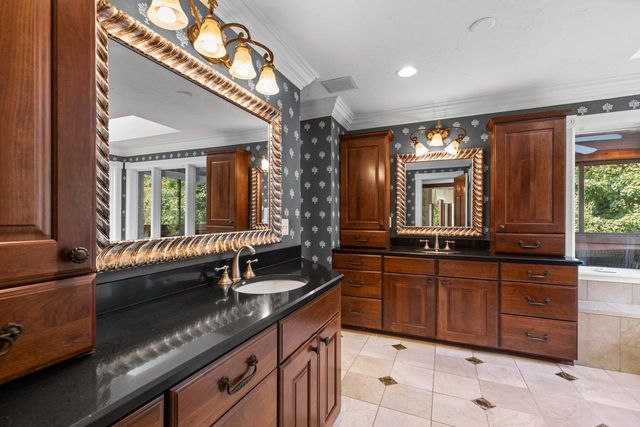 2890 Autumn Woods Drive, Chaska, MN 55318