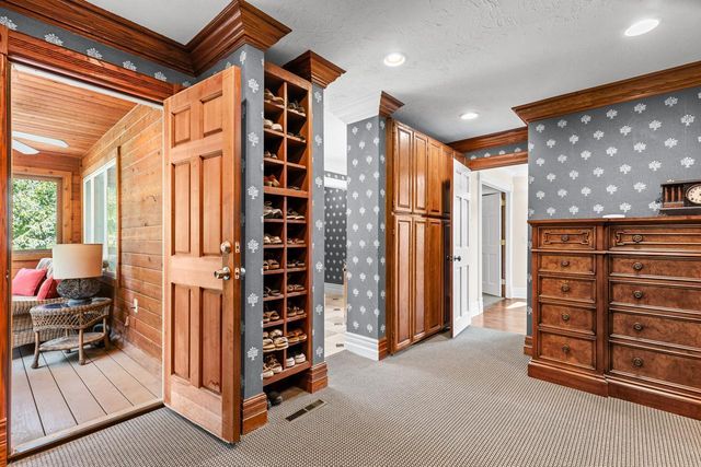 2890 Autumn Woods Drive, Chaska, MN 55318