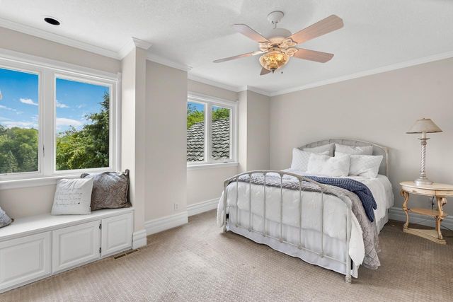 2890 Autumn Woods Drive, Chaska, MN 55318