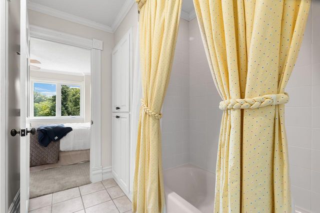 2890 Autumn Woods Drive, Chaska, MN 55318