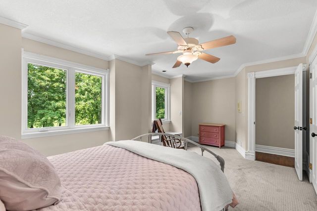 2890 Autumn Woods Drive, Chaska, MN 55318