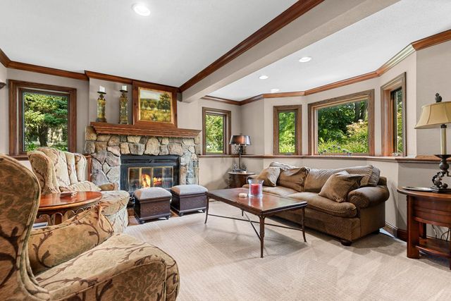 2890 Autumn Woods Drive, Chaska, MN 55318