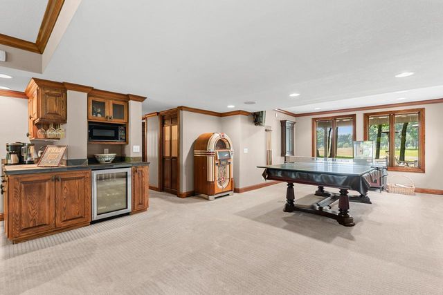 2890 Autumn Woods Drive, Chaska, MN 55318