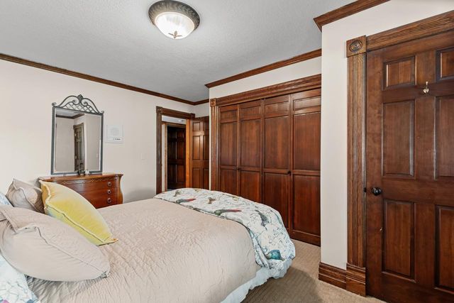 2890 Autumn Woods Drive, Chaska, MN 55318