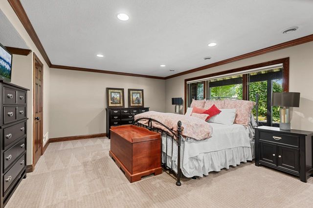 2890 Autumn Woods Drive, Chaska, MN 55318