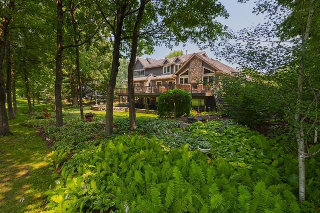 2890 Autumn Woods Drive, Chaska, MN 55318