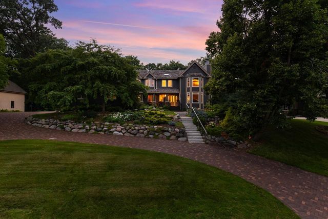 2890 Autumn Woods Drive, Chaska, MN 55318