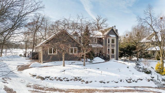 2890 Autumn Woods Drive, Chaska, MN 55318