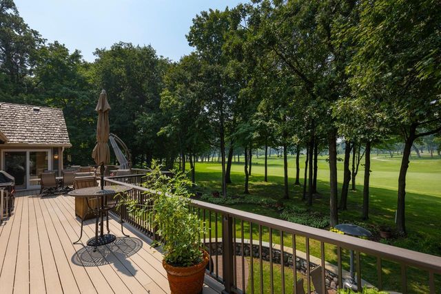 2890 Autumn Woods Drive, Chaska, MN 55318