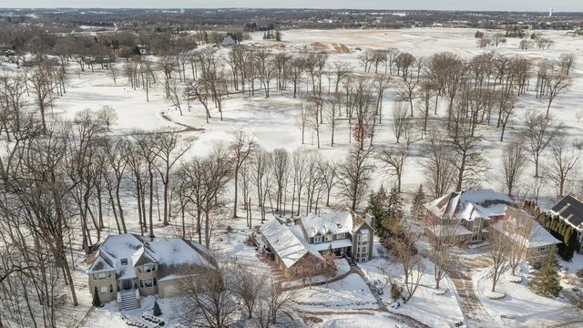 2890 Autumn Woods Drive, Chaska, MN 55318