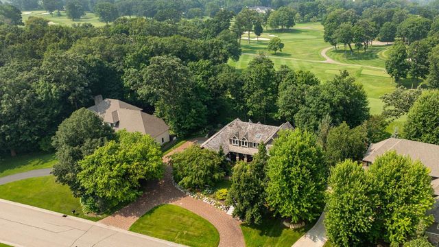 2890 Autumn Woods Drive, Chaska, MN 55318