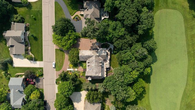 2890 Autumn Woods Drive, Chaska, MN 55318