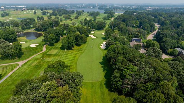 2890 Autumn Woods Drive, Chaska, MN 55318